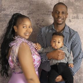 Kenroy, Famille à Airdrie