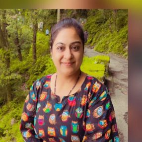 Harpreet, Babysitter à Surrey