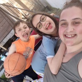 Chloe, Family in Laval
