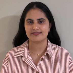 Manureet, Babysitter in Surrey