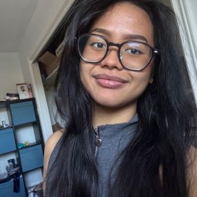 Mina, Babysitter in Vancouver