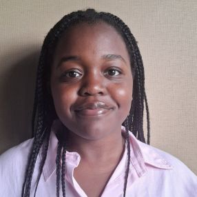 Maé, Babysitter in Québec