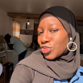Fatoumata kine diop, Babysitter in Victoriaville