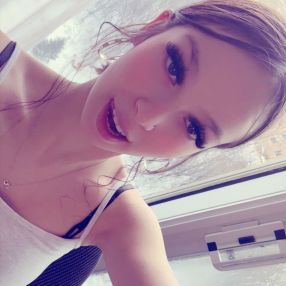 Maude, Babysitter à Laval