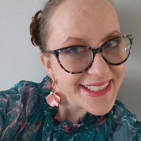 Agnes, Babysitter in North Vancouver