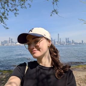Auriane, Babysitter in Brossard
