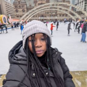 Blessing, Babysitter à Toronto