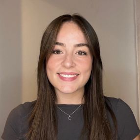 Chloe, Babysitter in Victoria