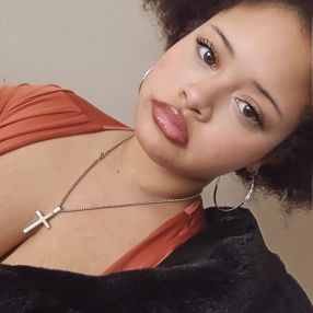 Akeelah, Babysitter in Granby