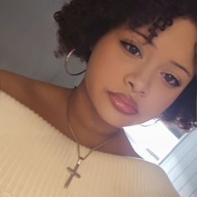 Akeelah, Babysitter in Brossard