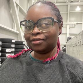Vanessa flora, Babysitter à Bathurst