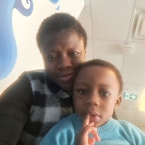 Funmilola, Famille à Newmarket