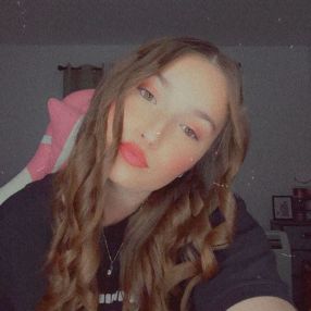 Anais, Babysitter à Longueuil