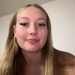 Rebecca, Babysitter à Saskatoon