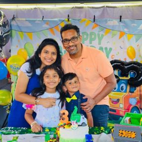 Amith, Famille à Brampton