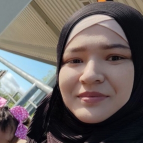 Muslima, Babysitter in Fredericton