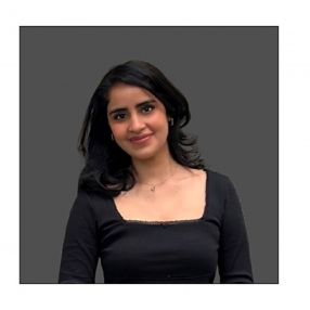 Aastha, Babysitter à Surrey