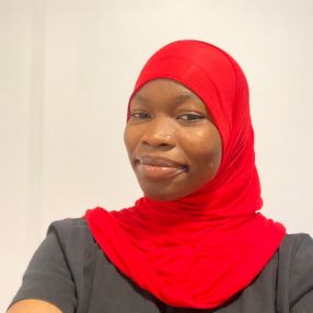 Khadija, Babysitter in Surrey