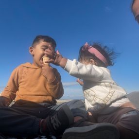Simrat, Famille à Delta