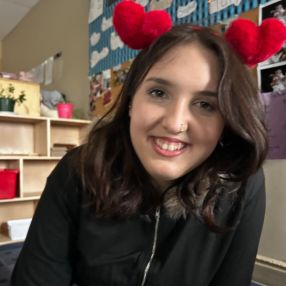 Violet, Babysitter in Carleton Place