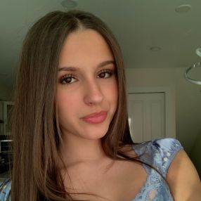 Abigail, Babysitter à Pitt Meadows