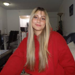 Nour, Babysitter in Brossard