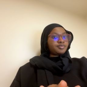 Amina, Babysitter à St. Catharines