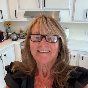 Laurie, Babysitter in Essex County