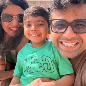 Shishir, Famille à Milton