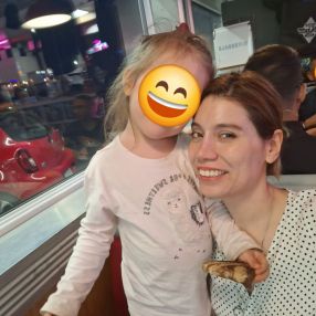 Veronica, Babysitter à New Westminster