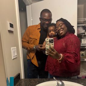 Iyanu, Famille à Regina