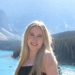 Hailey, Babysitter à Vancouver