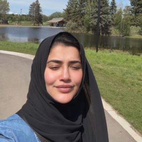 Abeer, Babysitter à Edmonton