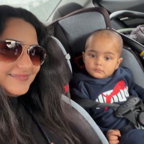Poonam, Famille à Burlington