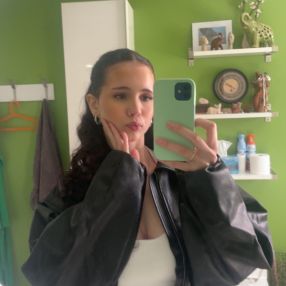 Maya, Babysitter à Beloeil