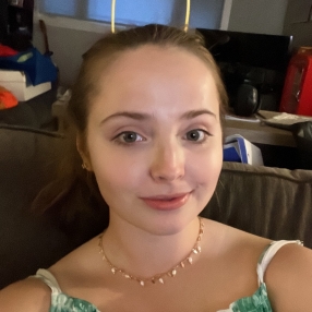 Madison, Babysitter in Hanover