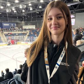 Madison, Babysitter in Steinbach