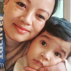 Uma, Famille à Victoria