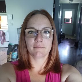 Véronique musique, Babysitter in Mirabel