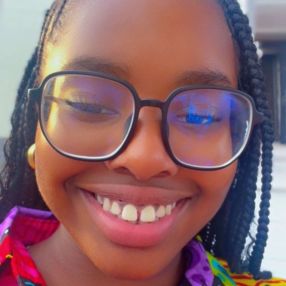 Ebere, Babysitter in Brant