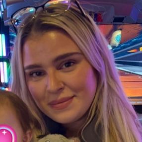 Quinn, Babysitter in London
