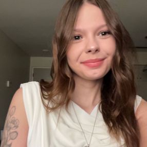 Wiktoria, Babysitter à Saskatoon