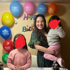 Moara, Babysitter in Toronto