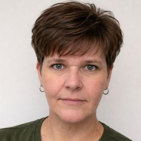 Cornelia, Babysitter à Acton