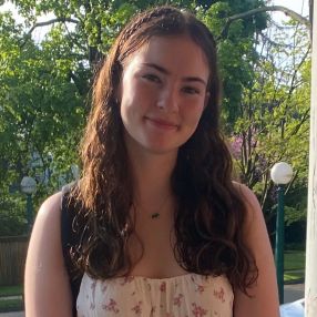 Maeve, Babysitter in St. Catharines