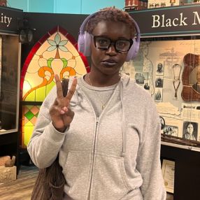 Mmuofunanya, Babysitter in Guelph