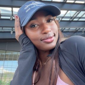 Hinda, Babysitter in Montreal