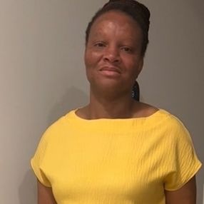 Nardia, Babysitter à Calgary