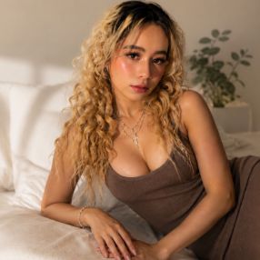 Angel Reyan, Babysitter in Kelowna