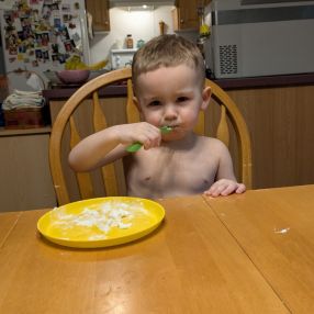 Maddison, Famille à Kelowna